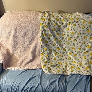 Cozy Pink and Avocado Print Blanket Set
